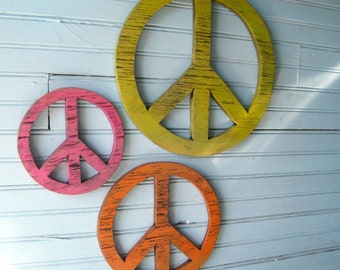 Peace Sign Set 60's Decor Boho Decor Peace Symbol Wooden Peace Signs Rustic Decor Teen Room Decor Home Decor Bohemian Decor Set of Three