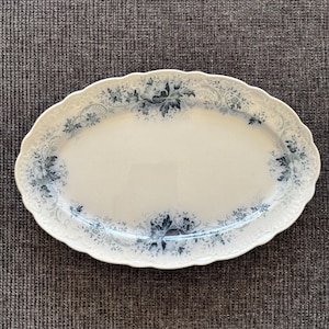 Vintage Villeroy & Boch &quot;Fausta&quot; Oval Platter – Wallerfangen, Germany, Early 1900s