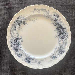 Vintage Villeroy & Boch &quot;Fausta&quot; Plate – German Porcelain, Early 1900s