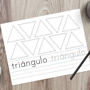 Puede incluir: Una hoja de trabajo en blanco y negro con l&iacute;neas punteadas que delinean ocho tri&aacute;ngulos. La palabra "tri&aacute;ngulo" est&aacute; escrita en la parte inferior de la p&aacute;gina.