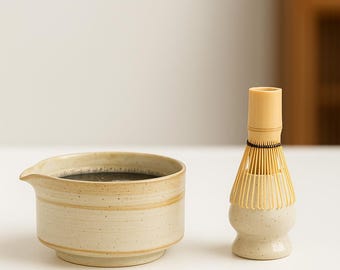 手作りの日本の抹茶セット：竹製の茶筅、茶碗、茶杓