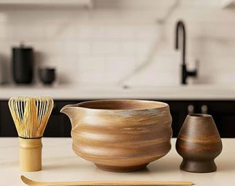 日本の抹茶セット：茶碗と竹の茶筅