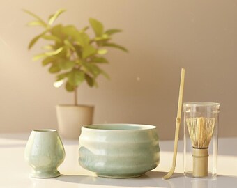 日本の氷花抹茶セット – 抹茶碗、竹製茶筅、茶杓、茶臼、グラインダーが付属した本格的な日本茶道キット