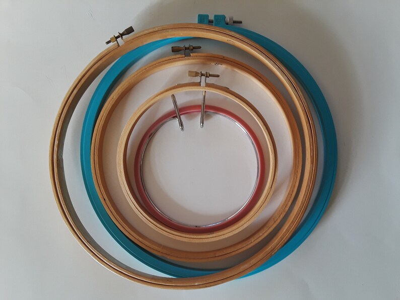 Lot Of 5 Embroidery Hoops Vintage Wooden Image 0