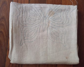 Pannello ricamato in lino vintage con motivi a farfalla, ricamo incompiuto, cucito vintage, ritaglio, cucito lento