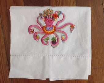 Strofinaccio da tè in lino a forma di polpo con un cocktail in ogni tentacolo