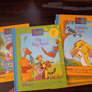 Vintage Winnie the Pooh Books: 1990s Children&#39;s Library Decor