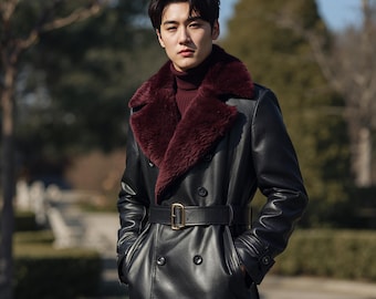 Handgefertigter Vintage Herren Schwarz Leder Langer Mantel, Echtes Leder Trench, Winter Lammfell Lederjacke mit Burgunder Pelzkragen