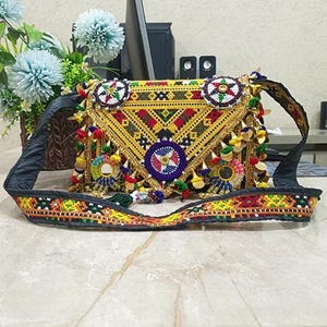 Handgemachte bestickte Reise-Make-up-Tasche, Brautjungfer Geschenk, Geschenk für die Freundin Bild 13