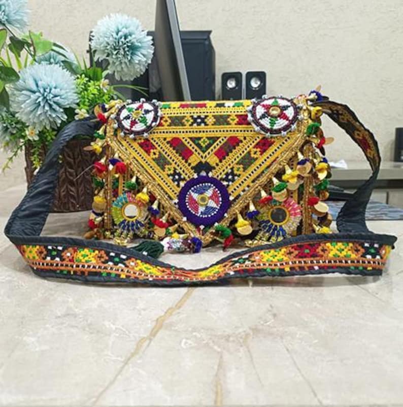 Handgemachte bestickte Reise-Make-up-Tasche, Brautjungfer Geschenk, Geschenk für die Freundin Bild 13