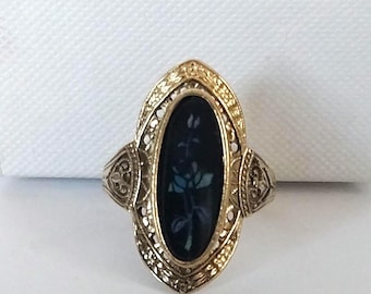 Anillo vintage Uncas de oro de 14k con filigrana y silueta floral de estilo eduardiano.