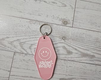 Glans helder, smileygezicht | Motelsleutelhanger | Roze sleutelhanger