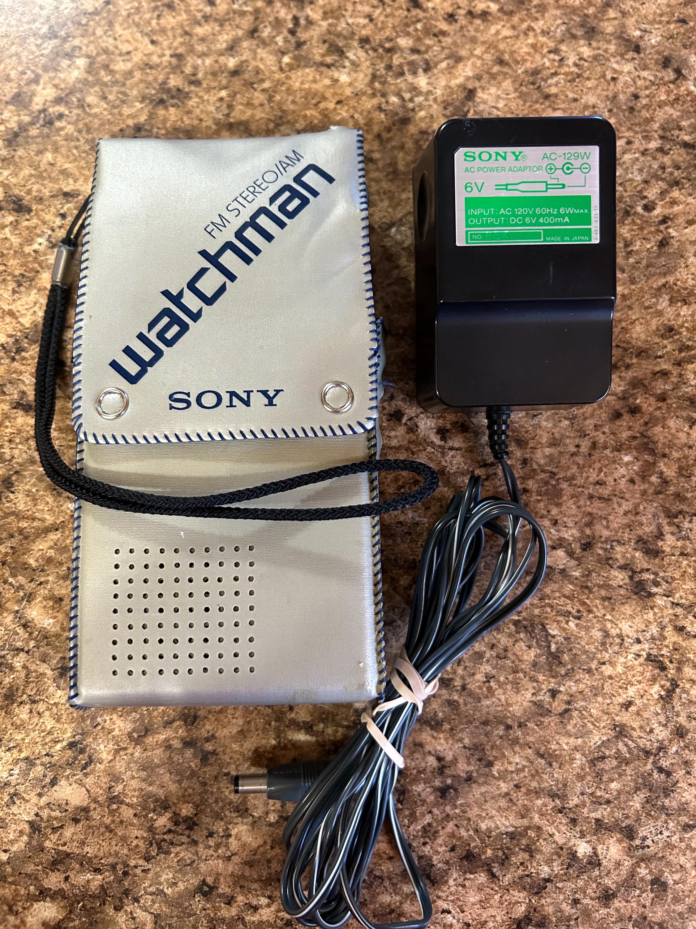 Sony Watchman FD-30A, Am/fm Stereo Analog Tv 1984, W/case LA