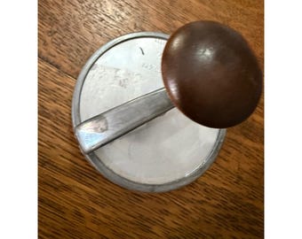 Vintage Androck Aluminum Hamburger Press Wood Knob Spring Loaded 63-2331 MCM