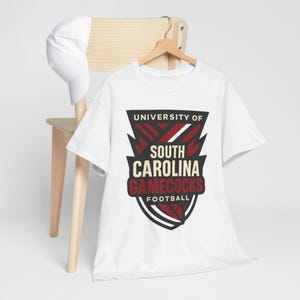 USC GAMECOCKS - サウスカロライナ・ゲームコックス Tシャツ：ユニセックス ヘビーコットンTシャツ、試合当日のアパレル