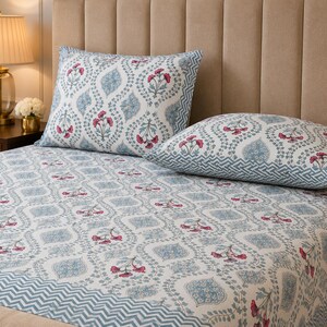 Lenzuolo in cotone con stampa floreale blu e rosa / Set di biancheria da letto matrimoniale king size / Lenzuolo con stampa a blocchi indiana / Biancheria da letto in cotone con motivi botanici / 2 federe