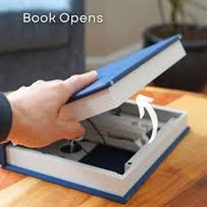 プレイブックに載ったフックとリング 画像 2