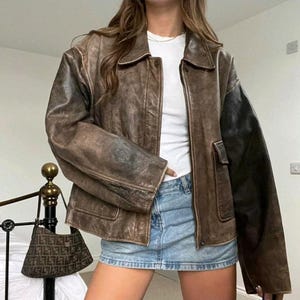 Oversized vintage bruin leren damesjas – retro bikerjas jaren 90 – distressed grunge-bovenkleding