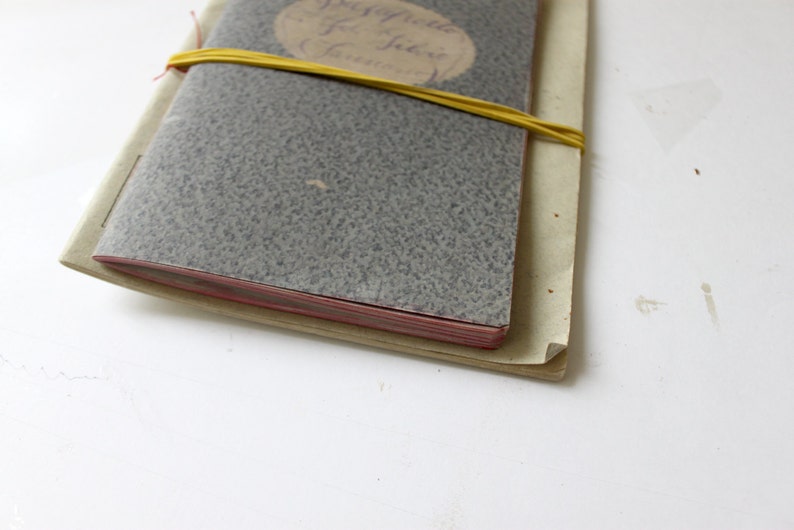 Il piccolo quaderno smarrito, quaderno fatto a mano, ardesia e rosso, cucito a mano immagine 2