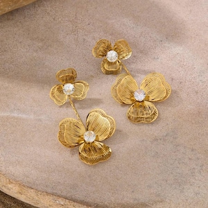 Gouden bloemoorbellen – lange statement trapsgewijze hangoorbellen voor bruidsmeisjes, huwelijkssieraden, Thanksgiving en herfstcadeau voor haar