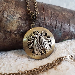 Collar con colgante de medallón de insecto con filigrana estilo gótico steampunk vintage