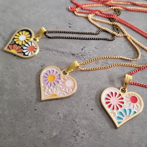 Bloemen geëmailleerd Boho Chic jaren 70 Love Heart-bedelhangerketting