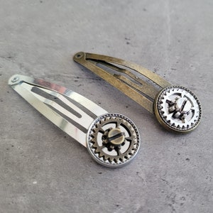 2 pcs Hair Snap Pins set - Gothic Steampunk Clock Gear hair clips accessories