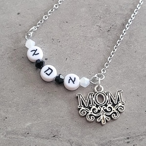 Collar con colgante de cadena con cuentas de filigrana y letras hebreas de Israel "Mamá 'Ima'"