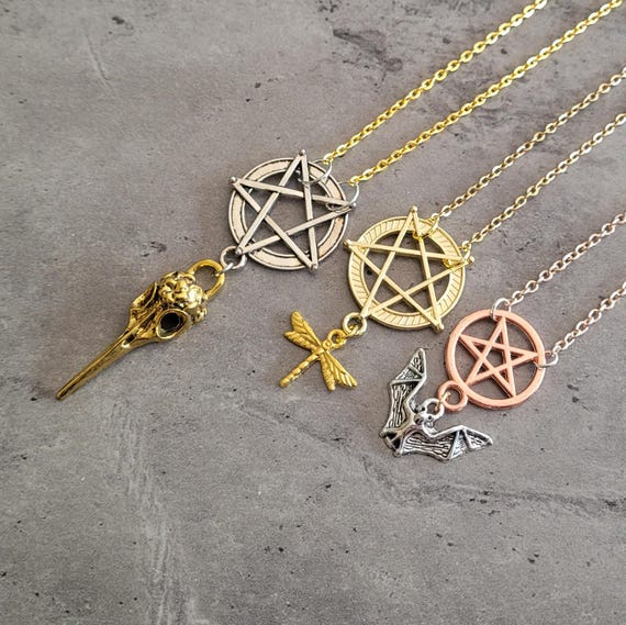 Pentagramme Pentacle Rose Collier Halloween Gothique