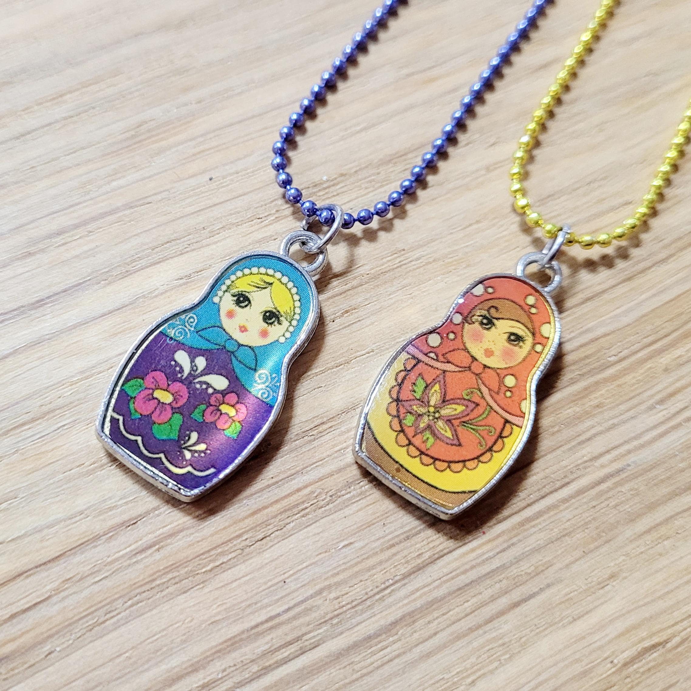 Pendentif poupée matriochka - France