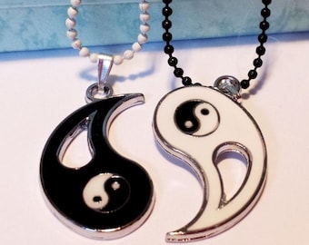 Le Yin et le Yang d'un couple signent l'amitié des amoureux zen 2 colliers