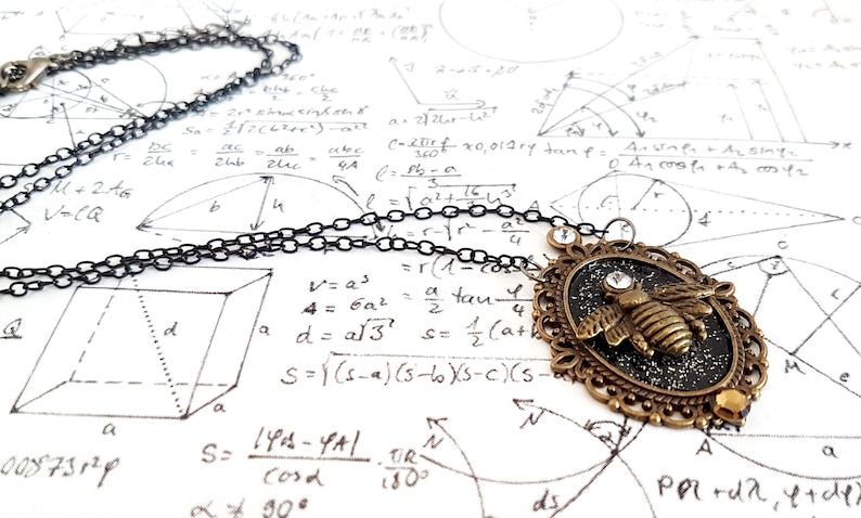 Feel The Pain Gothic steampunk Filigree Oval Bronze Bee insect sparkly charm pendant necklace