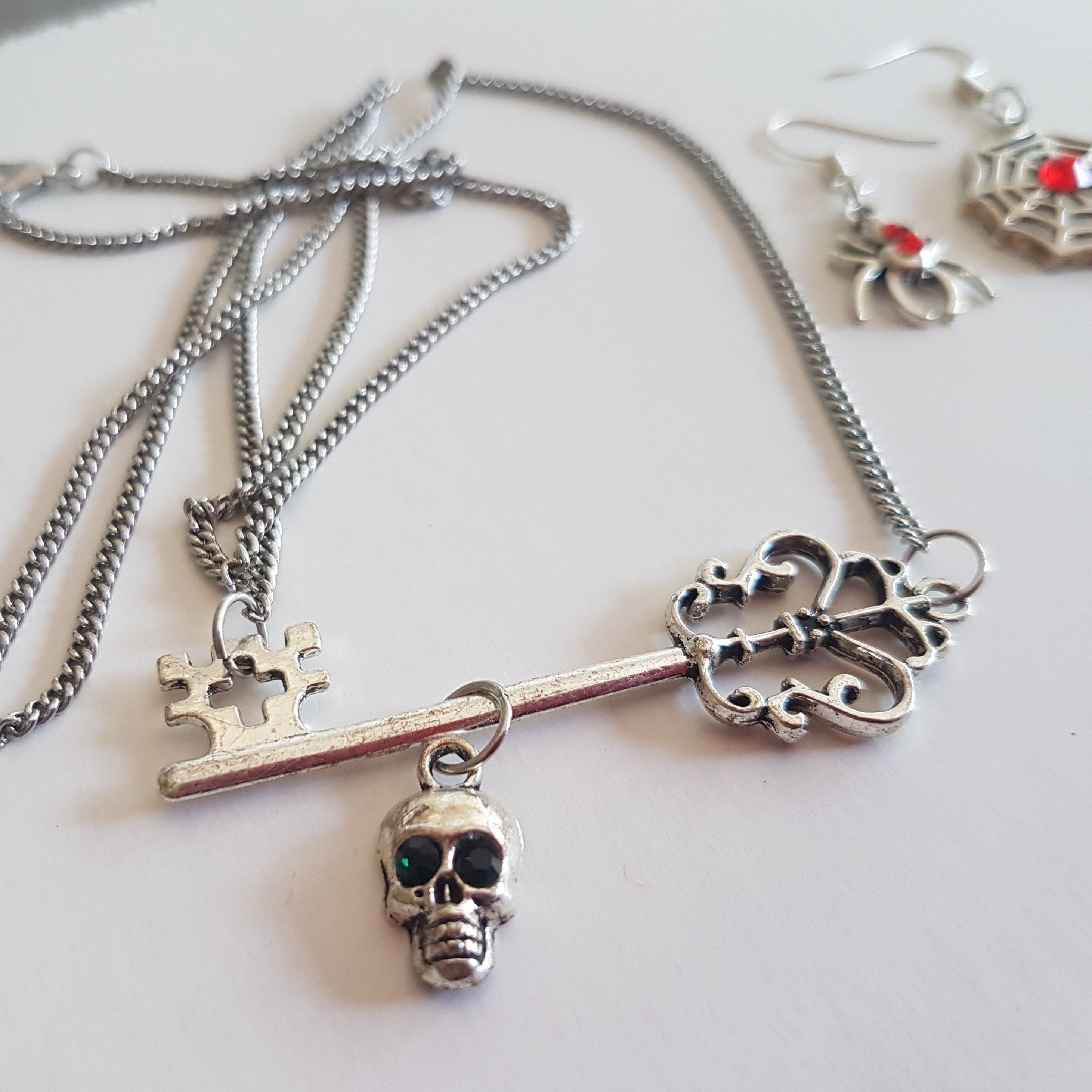 Collana con chiave scheletro in argento antico, ciondolo con ciondolo Collana con chiave scheletro in argento antico, ciondolo con ciondolo