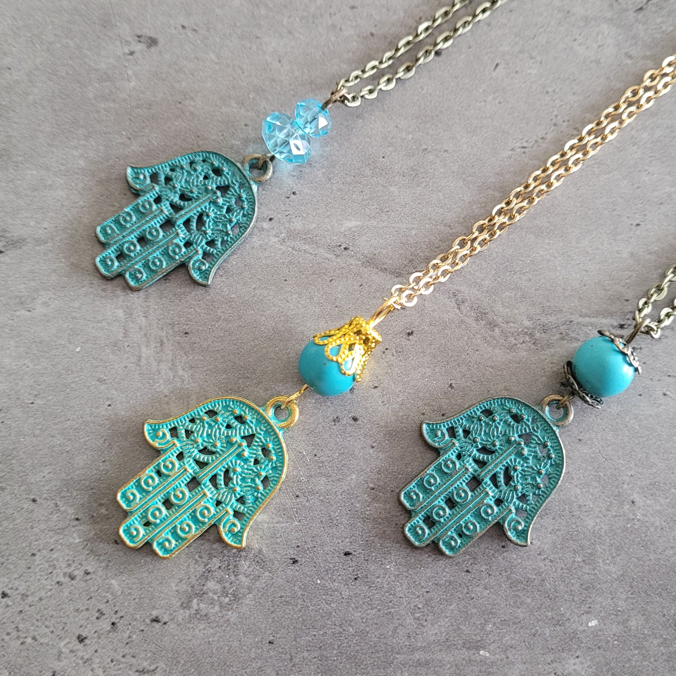 Vintage Boho Chic Judaica vert patine Hamsa main mauvais oeil pendentif collier