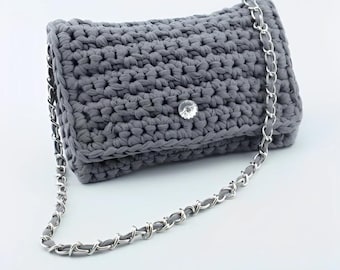 Crocheted Clutch Bag Pattern: Chunky Yarn Purse Tutorial (PDF)