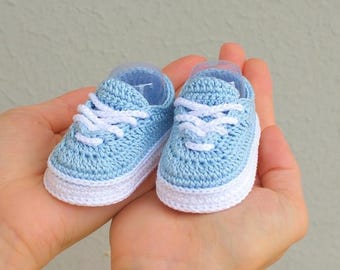 Crochet Baby Shoes Pattern PDF | Low-Cut Baby Booties | Newborn to Toddler | 4 Sizes
