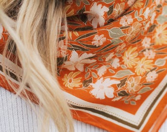 カレ 90 《すべては鞍の中に》 - オレンジ | Hermès - エルメス-公式サイト