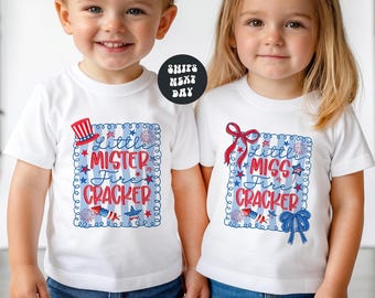 Chemise 4 juillet pour enfants Little Miss Firecracker Chemise Little Mister Firecracker pour tout-petits Chemise 4 juillet pour tout-petits Célébration des 250 ans T-shirt USA 250