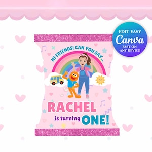 Puede incluir: Una invitación rosa para una fiesta de cumpleaños con un borde superior e inferior brillante. El diseño presenta una caricatura de una niña, un arcoíris y un autobús. El texto incluye "Hi Friends! Can You Say..." y "Rachel is turning ONE!"