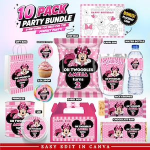 Pode incluir: Um conjunto de festa de 10 peças com tema da Minnie Mouse em riscas e bolinhas cor-de-rosa e brancas. Inclui saco de presente, topo de cupcake, chupa-chupa, saco de batatas fritas, rótulo Capri Sun, garrafa de água, caixa e barras.
