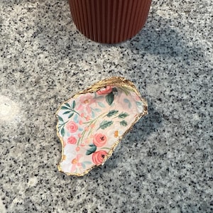 Seashell jewelry dish