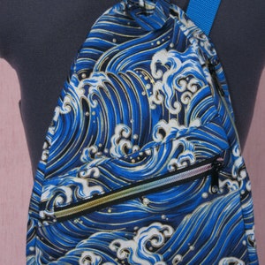 waves print cross body bag with adjustable strap multi zips and pockets UK seller