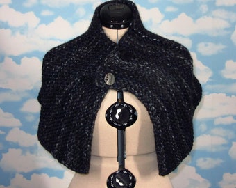 ode to Outlander hand knit capelet wool shawl new shade with a hint of blue UK seller