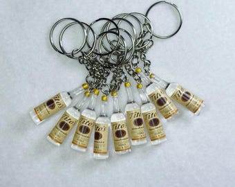 Miniature Vodka Keychain Bottle Resin Charm Alcohol Gift Bartender Accessory Liquor Spirits Replica Drinking Enthusiast Cocktail Lover