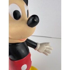 Figura de juguete de vinilo vintage de Mickey Mouse de Disney con brazos y piernas móviles de 6,5 pulgadas imagen 6