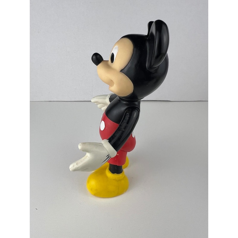 Figura de juguete de vinilo vintage de Mickey Mouse de Disney con brazos y piernas móviles de 6,5 pulgadas imagen 2