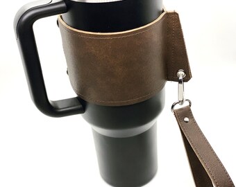 keychain tumbler sleeves. Stanley accessory with keychain. faux leather insulated cup wrap. 30oz or 40oz size.