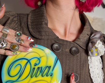 Botones gigantes y atrevidos de 6 pulgadas con temática Y2K