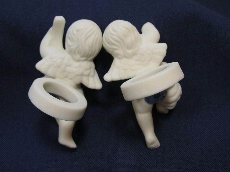 Juego de 2 servilleteros de cerámica color marfil con forma de ángel de Partylite imagen 2