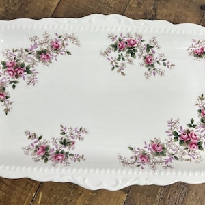 Plateau à sandwich vintage Royal Albert « Lavender Rose » en porcelaine tendre (rectangulaire) des années 1960